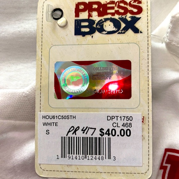 NWT⭐️UNIVERSITY of HOUSTON Cougars TEE❤️White V-Neck Cute Back—“SAT. IS GAMEDAY” - Picture 6 of 7